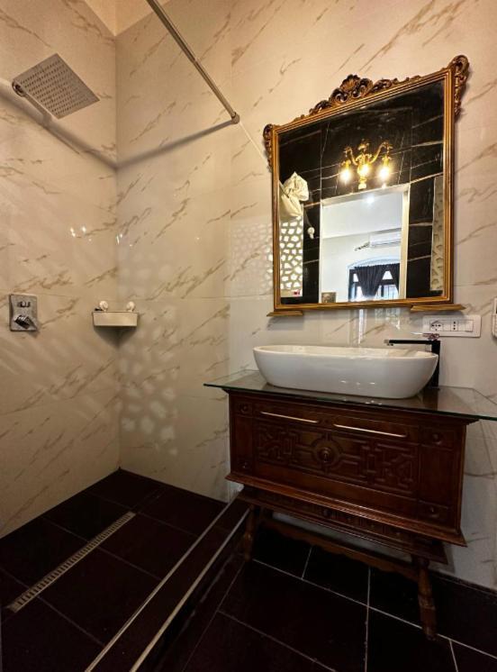 Enchanting Room In Bari Old Town Экстерьер фото