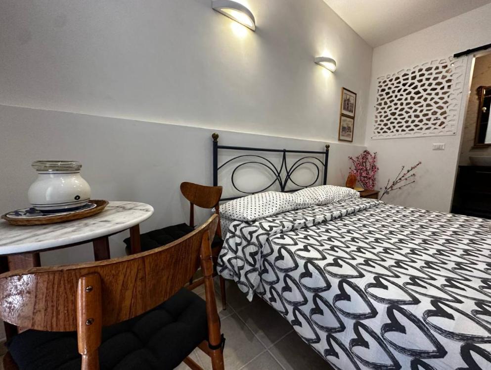 Enchanting Room In Bari Old Town Экстерьер фото